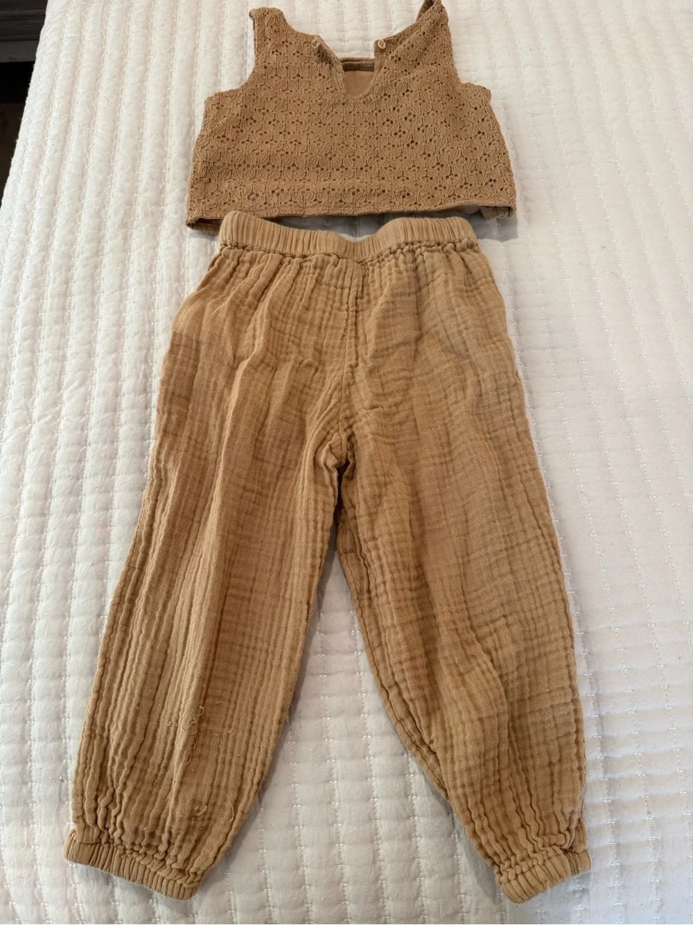 Kids Cotton Gauze Jogger Pants in Tan